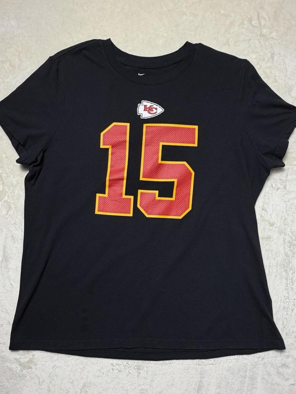 Nike Kansas City Chiefs Patrick Mahomes 15 NFL Football Women's Black T-Shirt XL